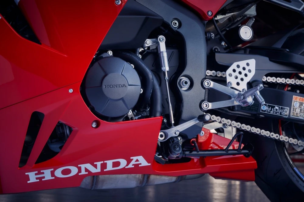 600cc Redni Četvorocilindarski Motor