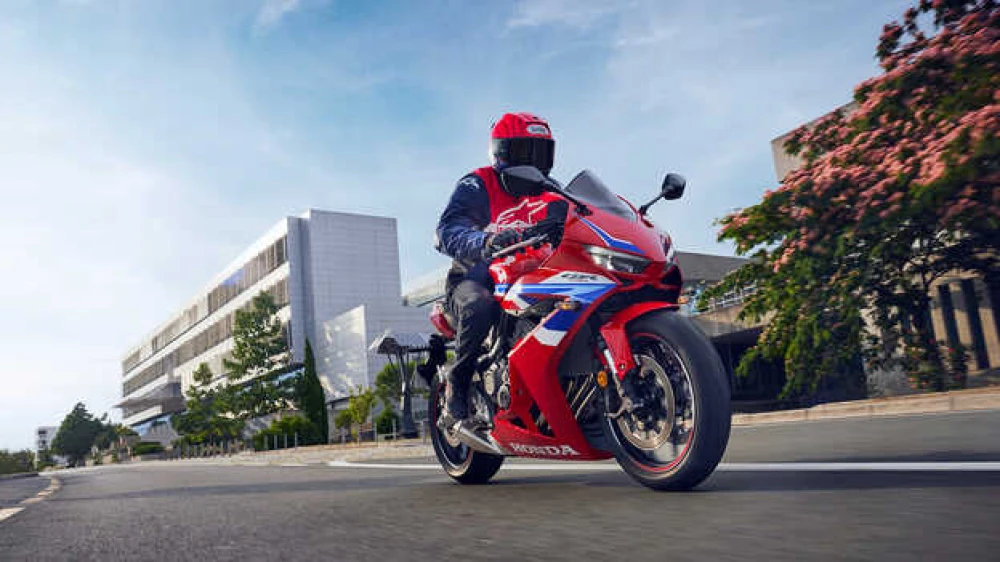 Redni četvorocilindrični motor