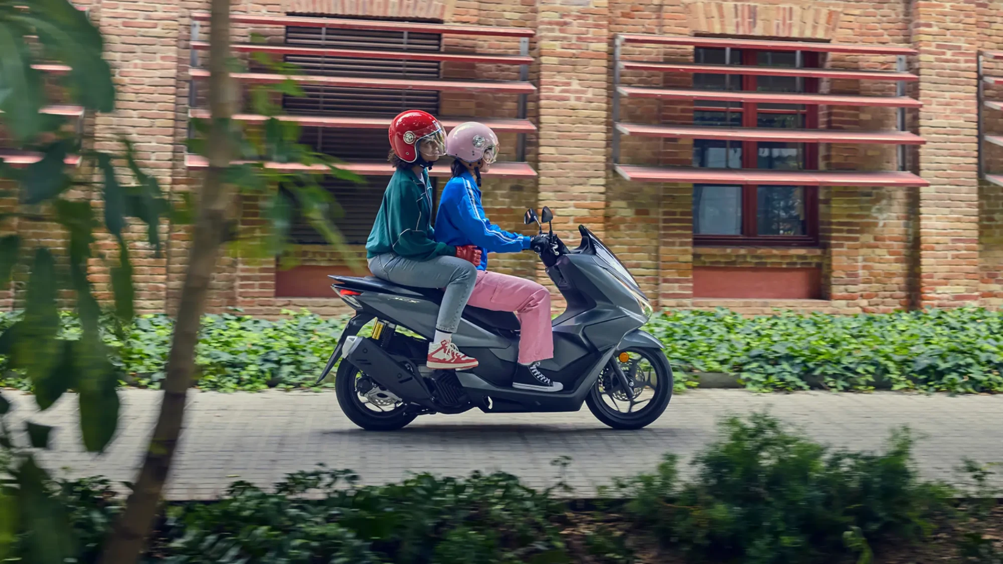 Ostani potpuno povezan. Ili pojednostavi.