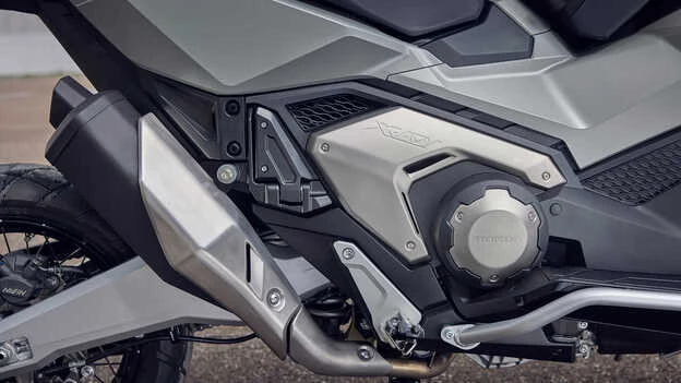 Snažan 745cc dvocilindrični motor sa osam ventila